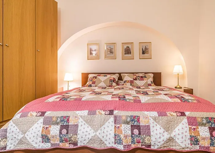 Karmelitska 1 Luxury 1 Bedroom 公寓 *